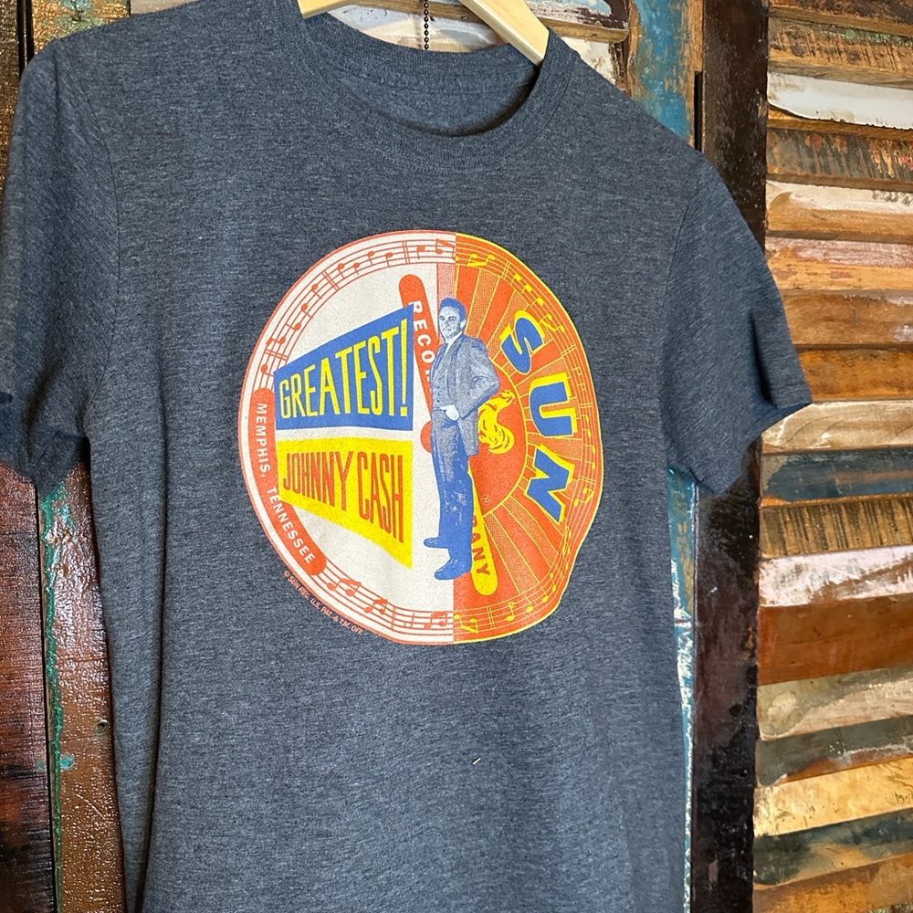 Sun Records Johnny Cash Graphic T-Shirt collectible small